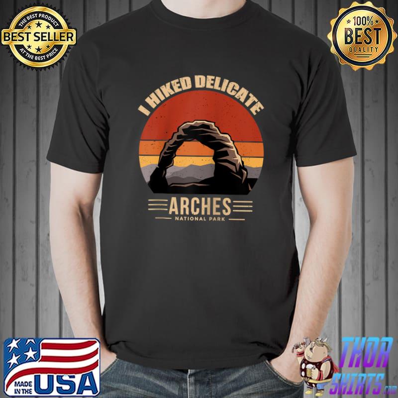 Vintage I Hiked Delicate Arches National Park Hiker Retro Raglan Baseball T-s Unisex