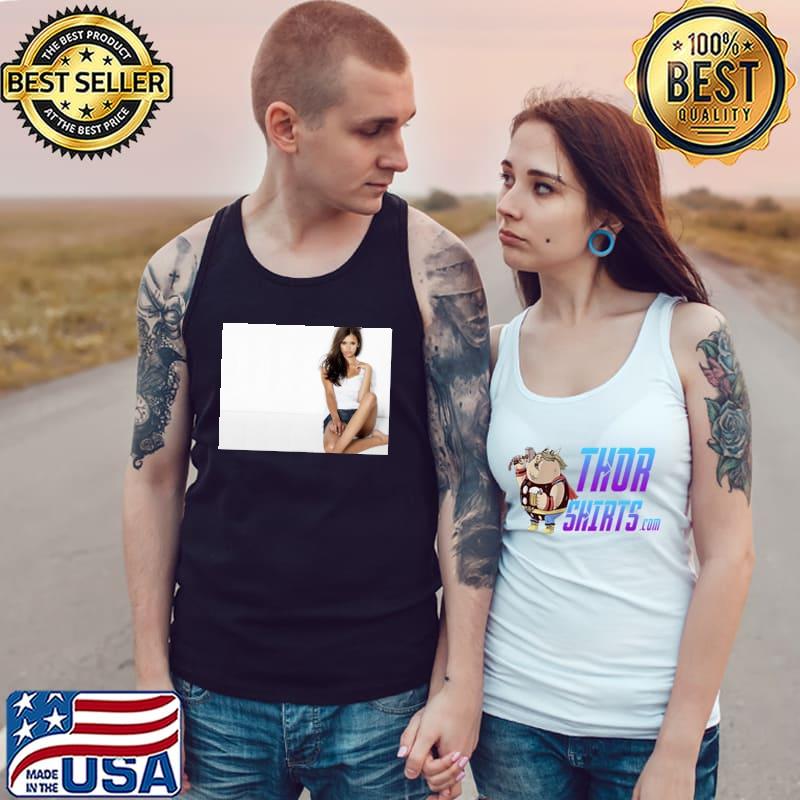 Nina dobrev s Tank Top