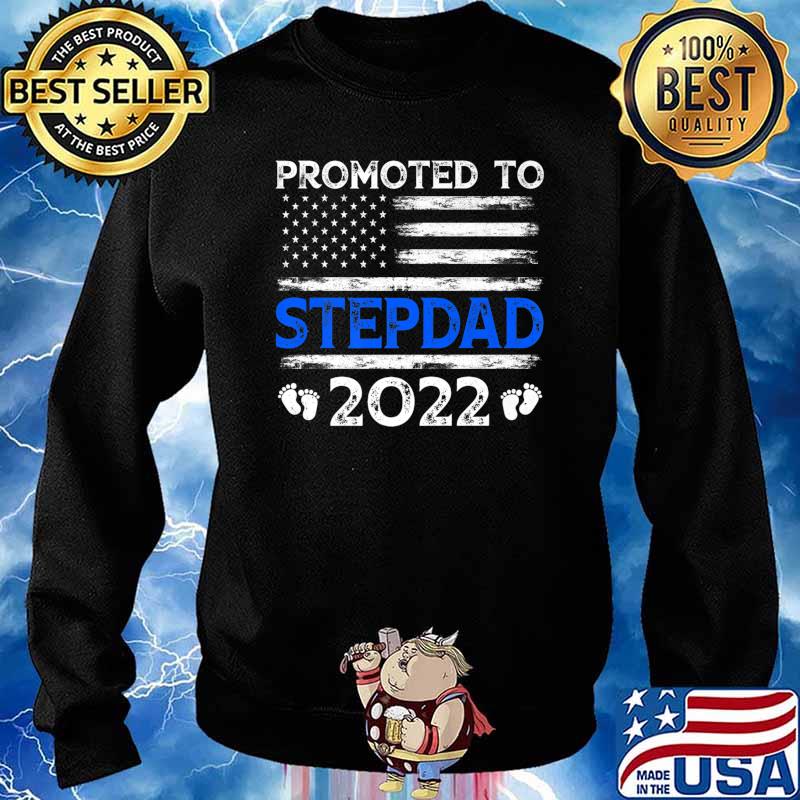 Mens Retro Promoted To Stepdad 2022 USA Flag Father's Day Premium T-Shirt Sweater