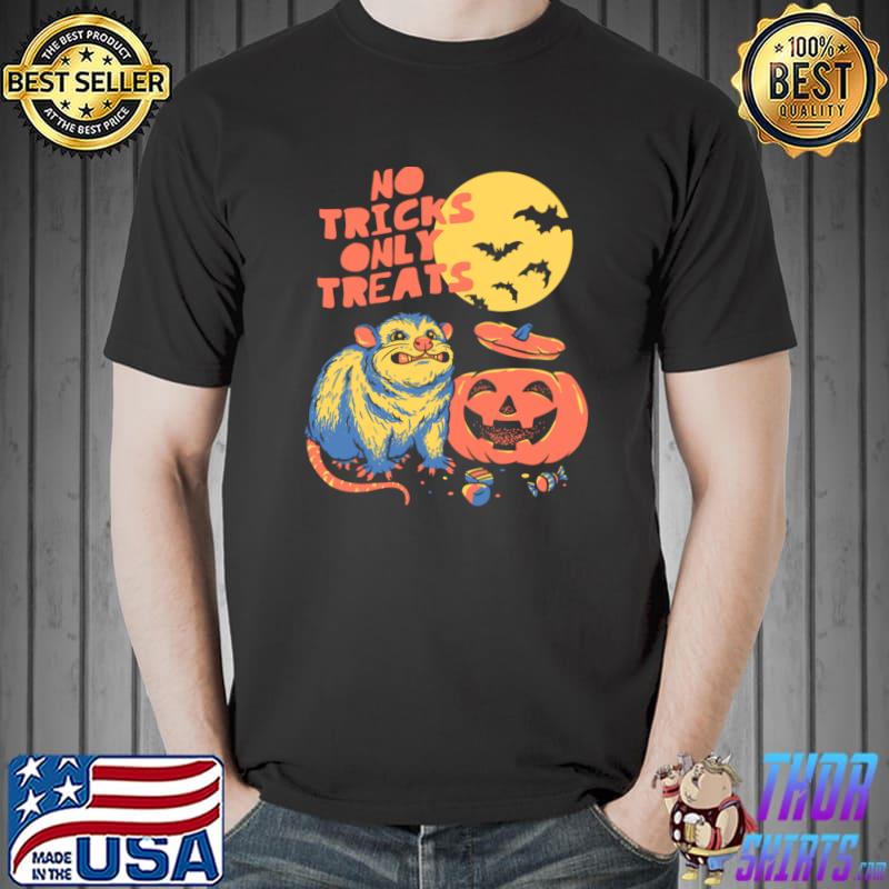 Halloween Possum No Tricks Only Treats Pumpkin Bats Moon T-Shirt