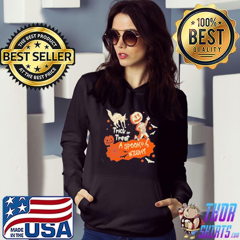 Spooky halloween halloween horror nights trick r treat skeleton pumpkin retro art s Hoodie
