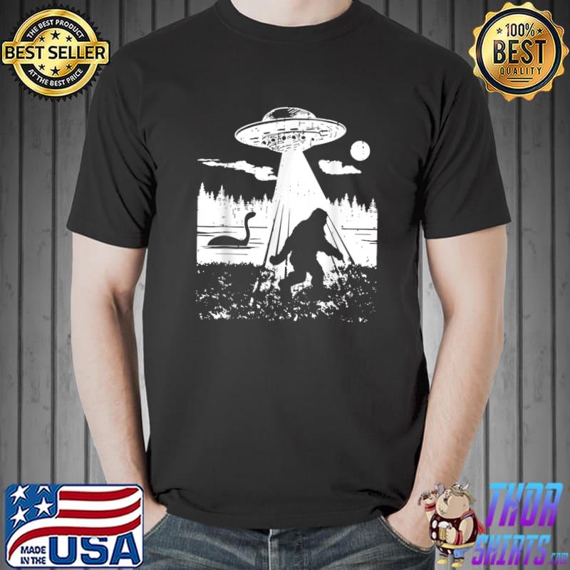 Bigfoot Sasquatch Ufo Moon And Dragon Water Alien T-Shirt