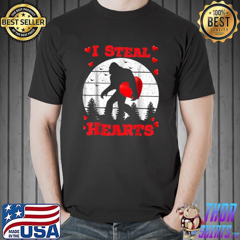 Bigfoot Valentine I Steal Hearts Bigfoot Valentine's Day Vintage T-Shirt