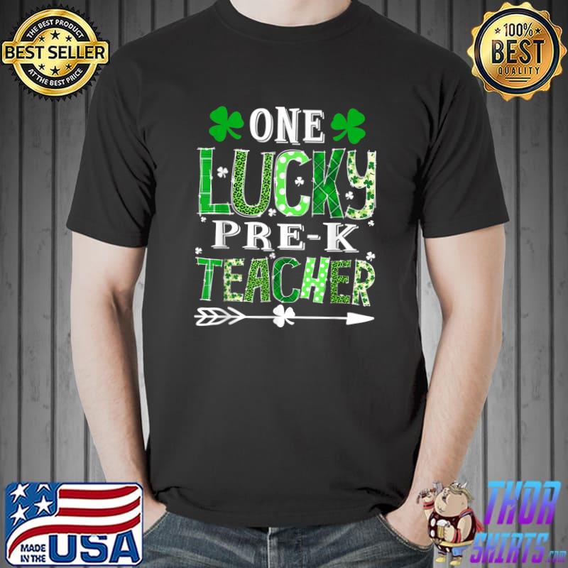 St Patrick's Day One Lucky Pre K Teacher Shamrock Leopard Plaid T-Shirt