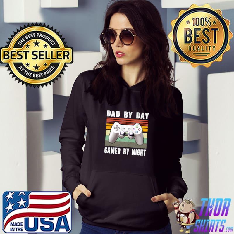 Dad by day gamer by night mens vintage dad T-Shirt Hoodie