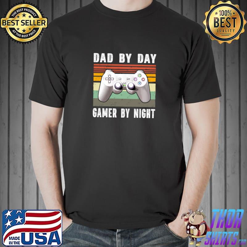 Dad by day gamer by night mens vintage dad T-Shirt
