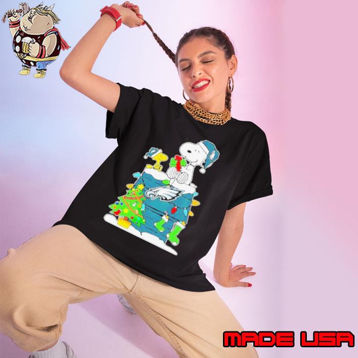 Snoopy Philadelphia Eagles Christmas s Ladies tee