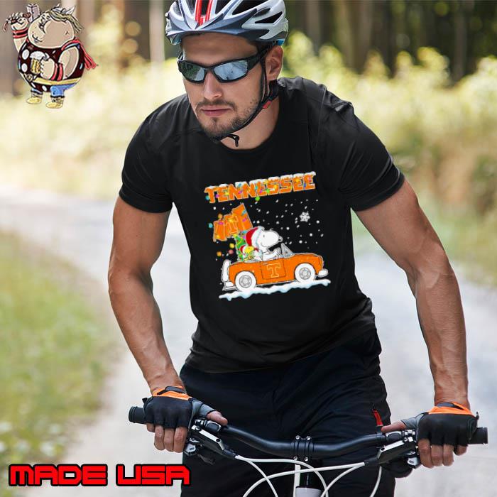 Snoopy and Tennessee Vols Christmas Car 2023 Shirt Unisex