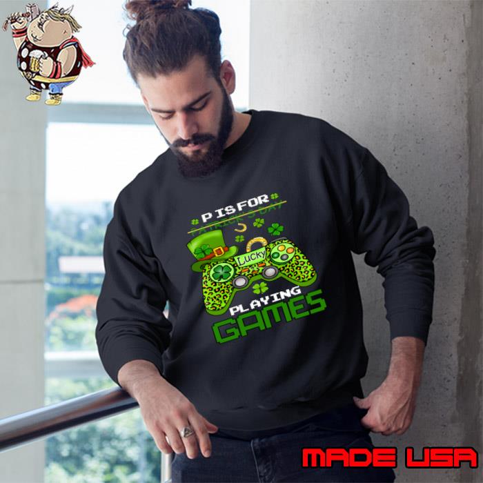 P is for playing games st patricks day leopard T-Shirt