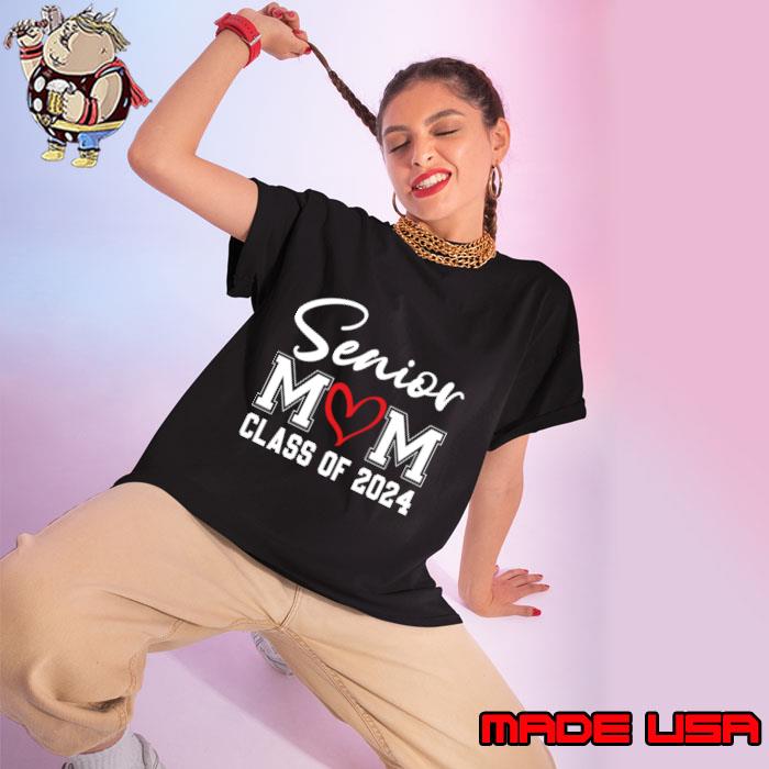 Nice senior Mom Class Of 2024 Graduation Of High Middle School T-Shirt Ladies tee