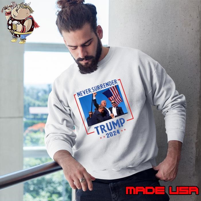 Never Surrender Trump 2024 Red Star USa Flag Vote Sweatshirt