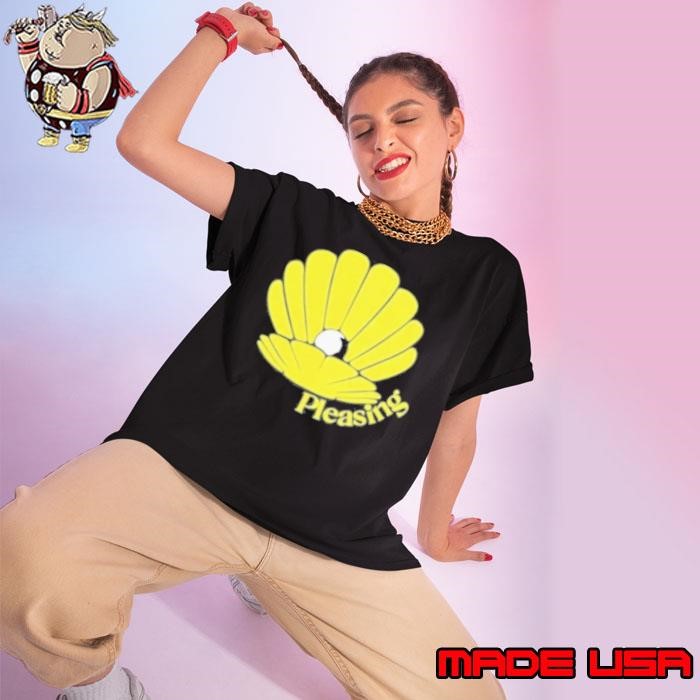 The Pleasing Clam Pearl 2024 T Ladies tee