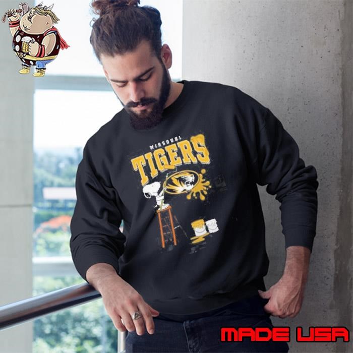 Missouri Tigers Snoopy Painting Sweatshirt