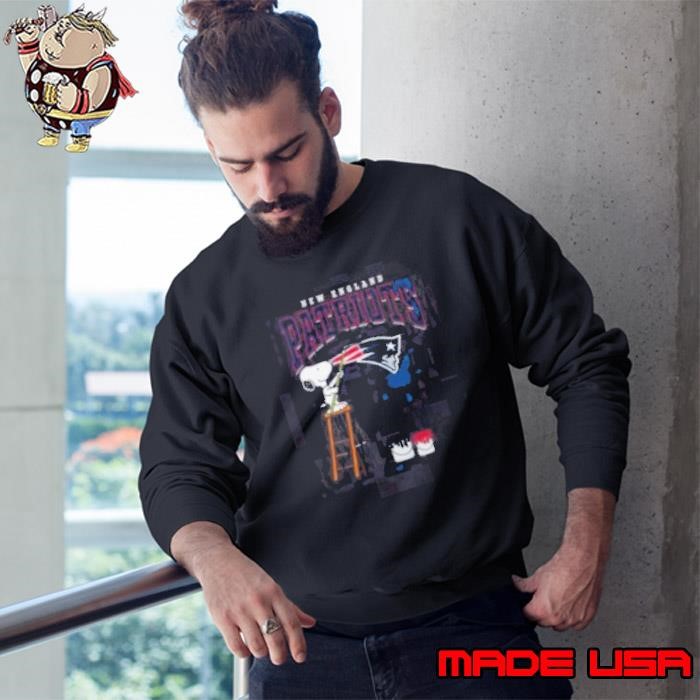 New England Patriots Snoopy Painting Sweatshirt