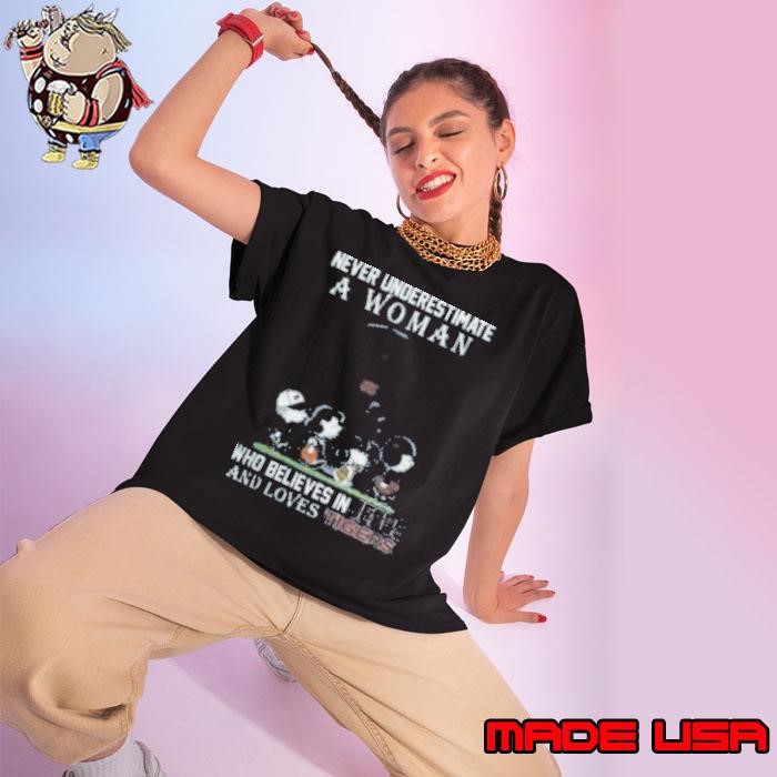 Peanuts Characters Never Underestimate A Woman Who Believes In Jesus And Loves Auburn Tigers Ladies tee