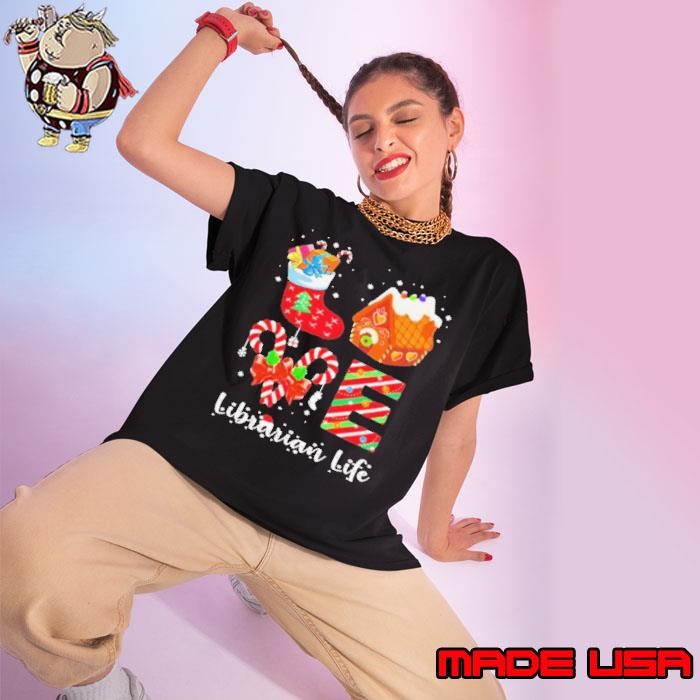 Love Socks House Librarian Life Merry Christmas Ladies tee