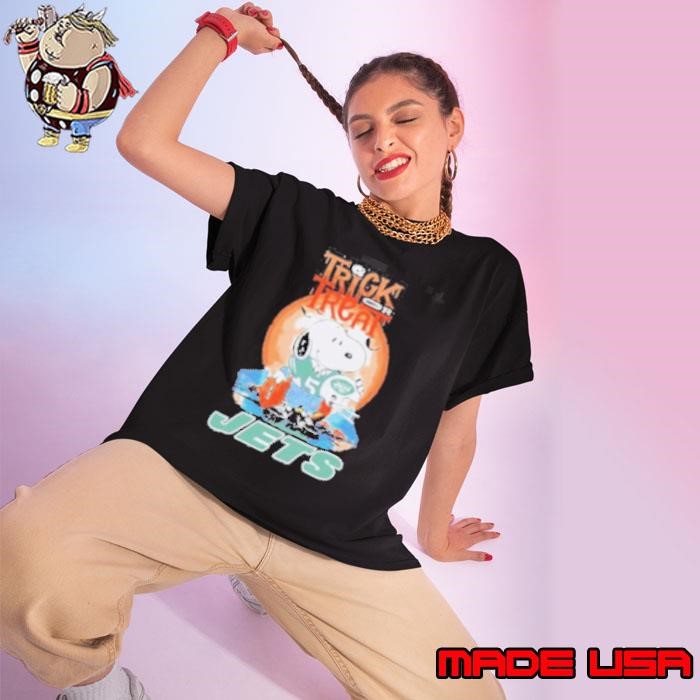 Trick Treat Snoopy Teams New York Jets Halloween Ladies tee