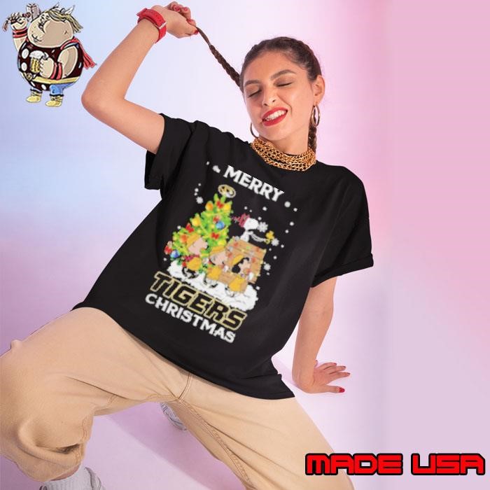 2024 Missouri Tigers Snoopy And Friends Merry Christmas Ladies tee