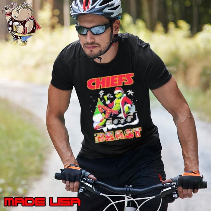Official Santa Grinch Gymmer Kansas Chiefs NFL 2025 Beast Christmas Unisex