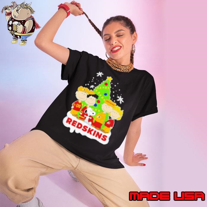 Snoopy friends Fan of Washington Redskins Merry Christmas Ladies tee