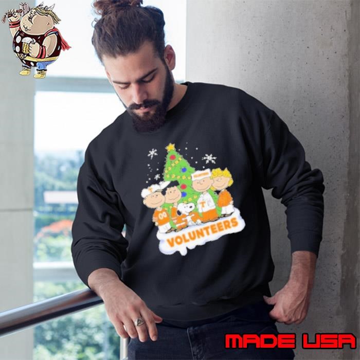 Tennessee Volunteers x Snoopy And Friends Christmas 2024 Sweatshirt