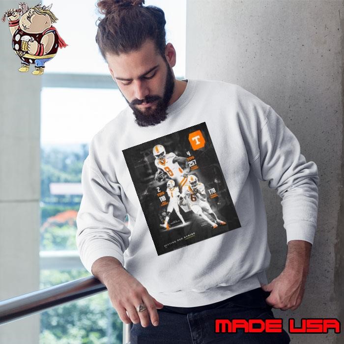 Poster Tennessee Volunteers Dylan Sampson Hitting OUr Stride 4 TDS, 257 Pass Yards, 178 Rush Yards Sweatshirt