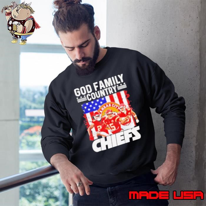 Kansas City Chiefs Patrick Mahomes god family country Chiefs signatures Sweatshirt