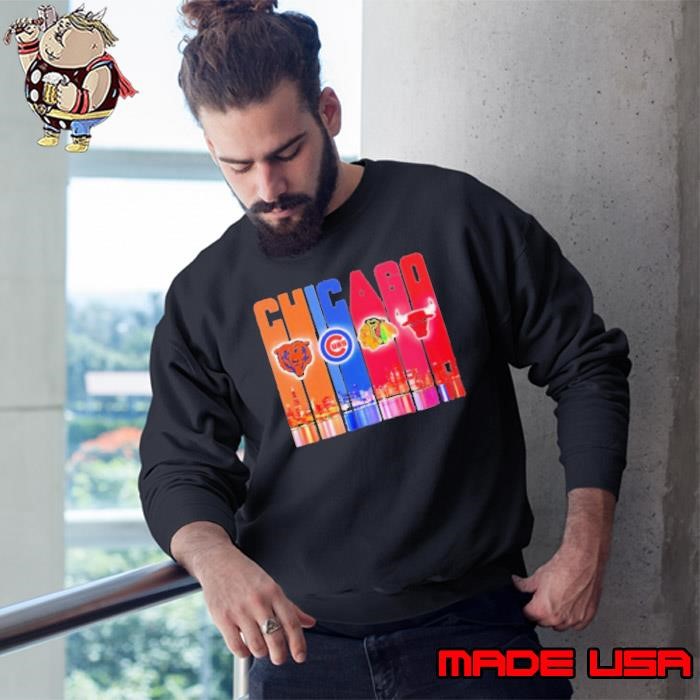 Skyline Chicago sports Bears Cubs Blackhawks Bulls logo Sweatshirt