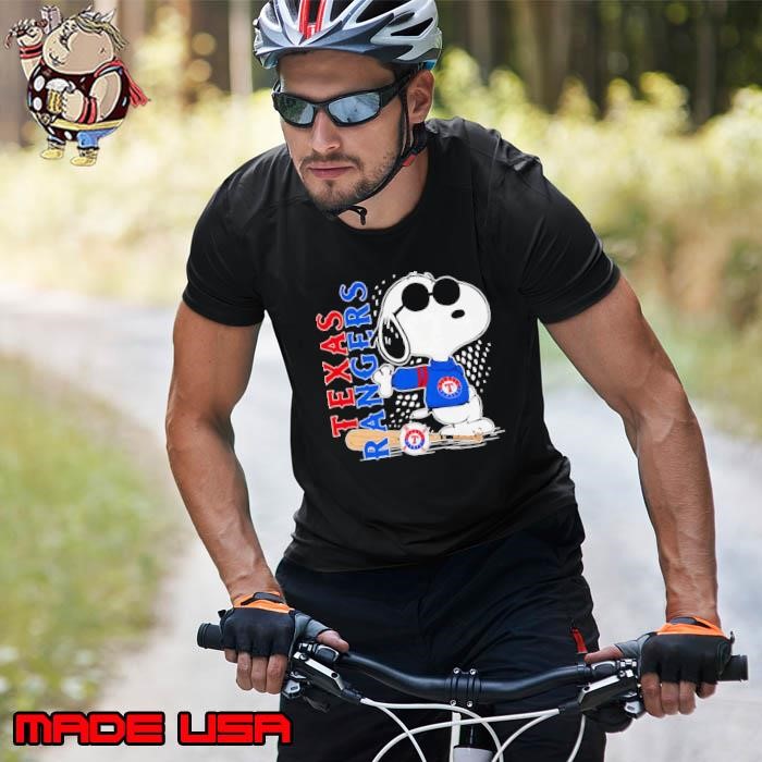 Snoopy pose Texas Rangers baseball Unisex