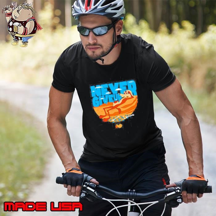 Wile E. Coyote Never Give Up Looney Tunes and Merrie Melodies Unisex